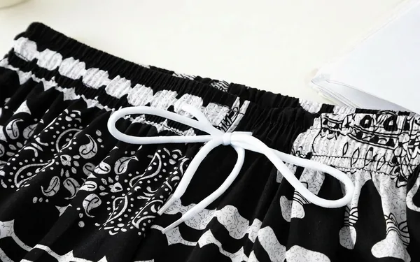 Close-up: the elastic waistband and white drawstring